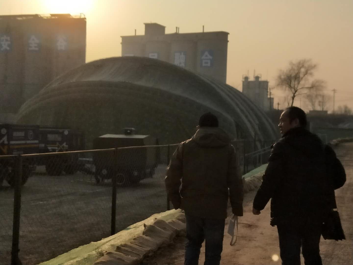 东方机库外罩图